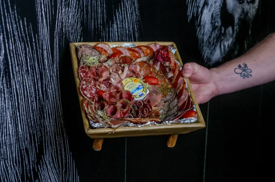 Les Planches Charcuterie : prêtes à régaler, prêtes à partir