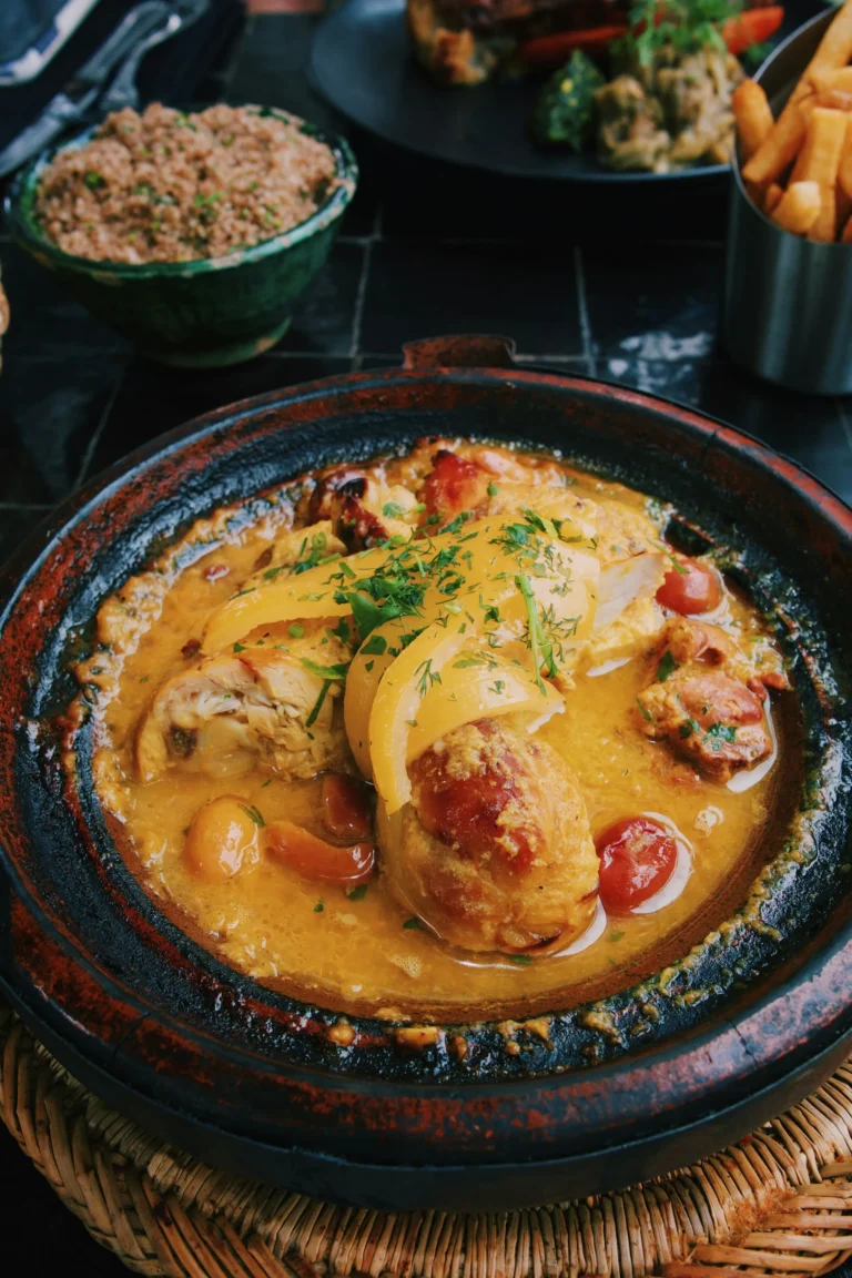 Aiguillettes De Poulet Au Curry Et Tagliatelles Fraîches